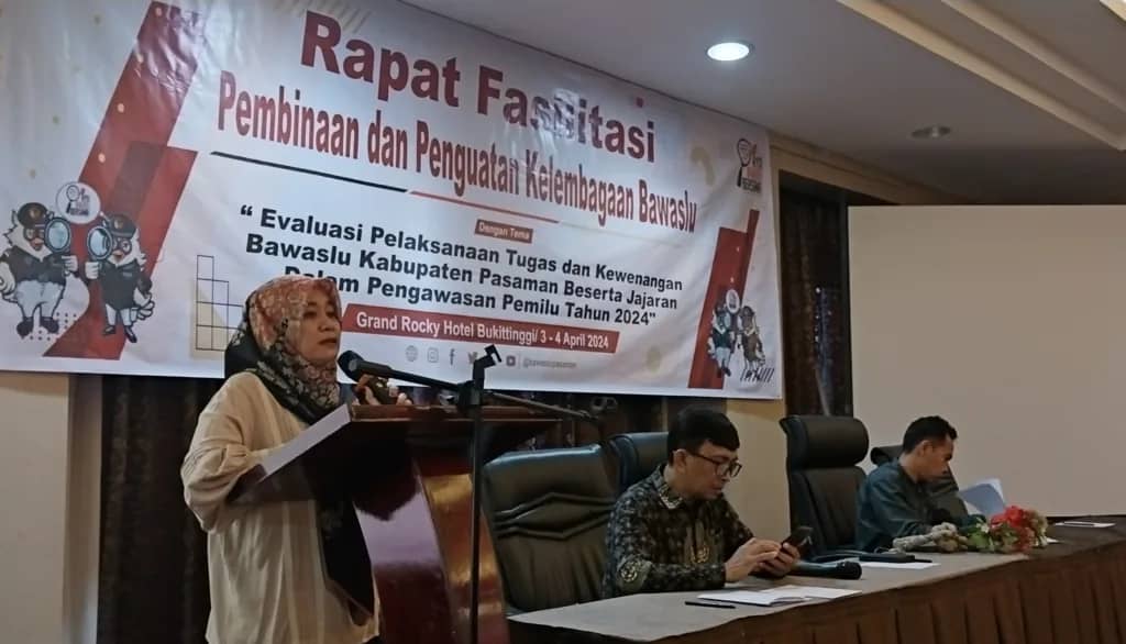 Foto: Ketua Bawaslu Pasaman, Rini Juita